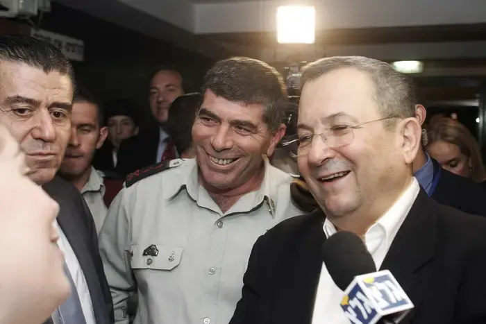 "המשבר בין אשכנזי לברק מנע המשך כהונתו כרמטכ"ל"