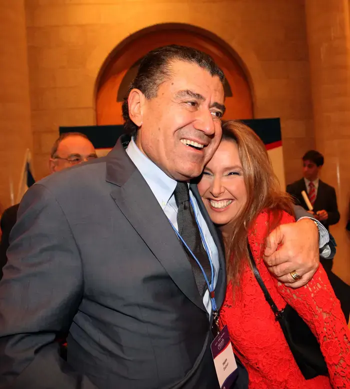 חיים סבן נגד אוליבר סטון