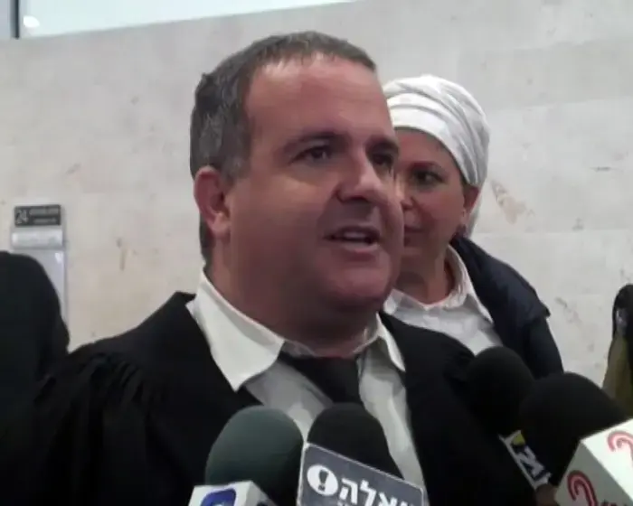 נפתח משפטם של בני הזוג קרליק