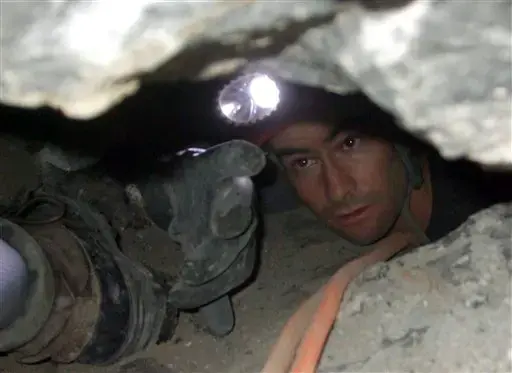 ארה"ב: נתקע בסדק במערה ומת לאחר 28 שעות