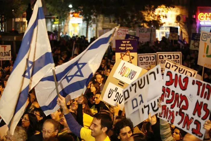 הפגנות בתמונות: החילונים נגד החרדים בי-ם