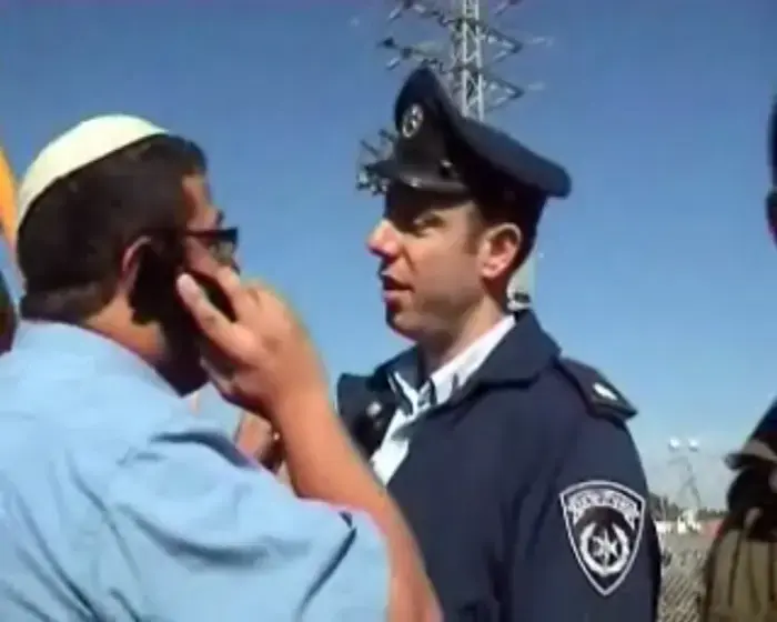 הפקחים חילקו עשרה צווי הקפאה בגדה