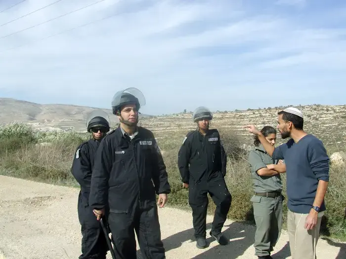 דיווח: מתנחלים מיצהר תקפו בתי פלסטינים