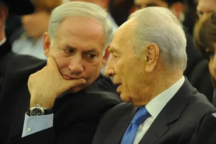 פרס: "צריך לבחור אם להיות מנהיג או מונהג"