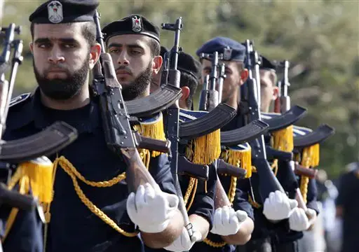 הבנקים ברצועה נסגרו: "חמאס שדד כספים מהרשות"