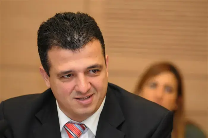 הכנסת תדון בהתבטאותו של במאי "עג'מי"