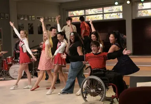 שחקני Glee יוציאו אלבום קאברים למדונה