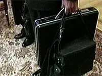 ילצין העביר רשמית את סמכויות הנשיאות לפוטין