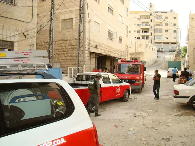 מכות, קללות ויריקות: עשרות תקפו כבאים במזרח ירושלים