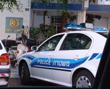 בעל קיוסק בי-ם חשוד בהשלכת בקבוקי תבערה לפאב