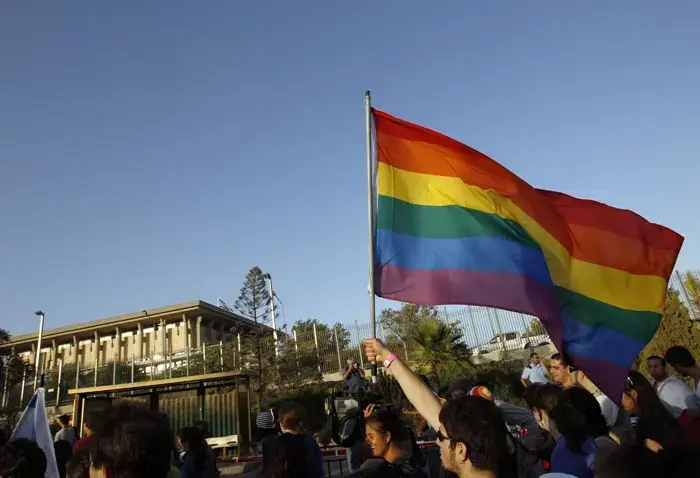 בעולם נוטים יותר לקבל הומואים, ברוסיה - פחות