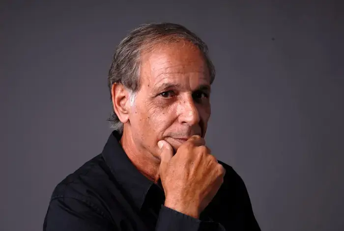 בכורה: אושיק לוי עושה אביב גפן