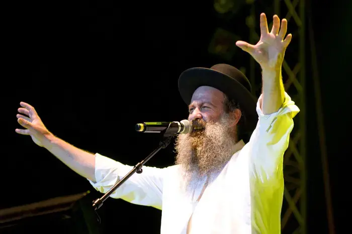שולי רנד נגד הפרומו לסדרה "סימני שאלה"
