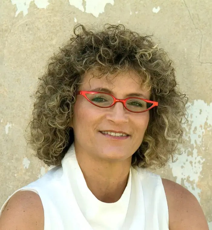 רעלה ואגרוף קמוץ  על נשות המהפכה הערבית