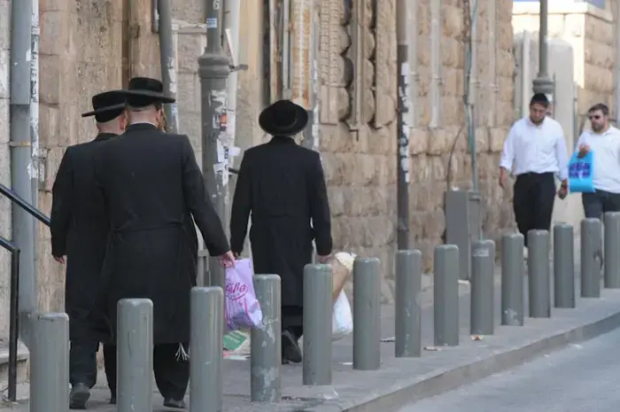 חשד: צעיר חרדי שדד וניסה לאנוס נשים בי-ם