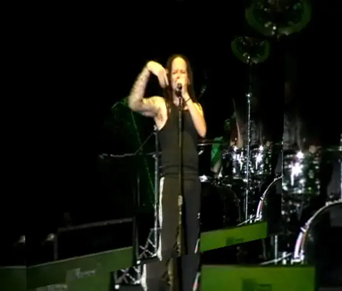 בצפר ו-KORN פירקו את האוזפסט
