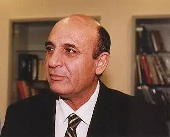 מופז הסתייג מדברי מקורביו נגד פרץ