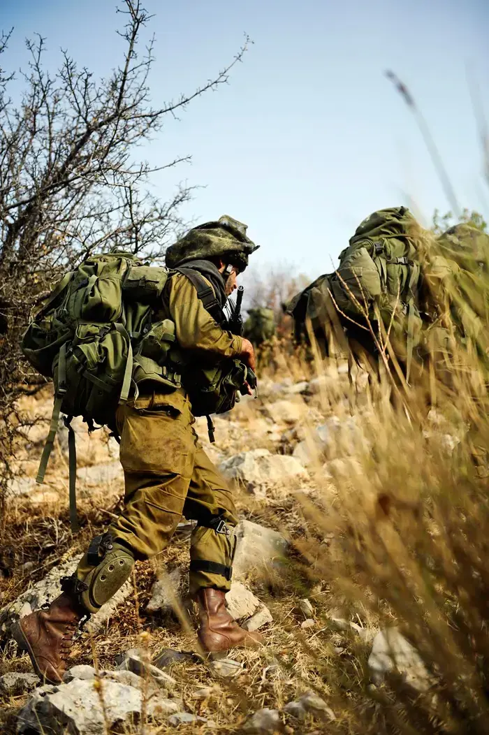 מרד בצנחנים: שמונה לוחמים נטשו מוצב בחברון