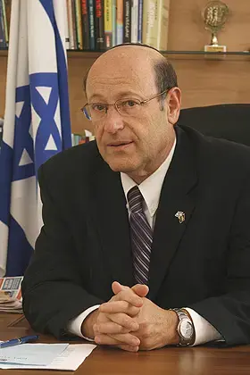 הפוליטיקאים והתקשורת בשירות הטרור האידיאולוגי