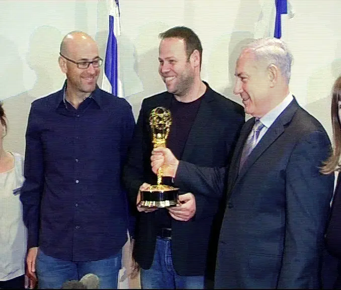 נתניהו עם יוצרי "רמזור": "הדיון הכי משמח שלי"