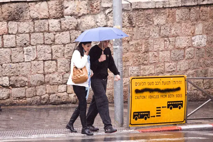 תחזית מזג האוויר: גשום, קר וסוער