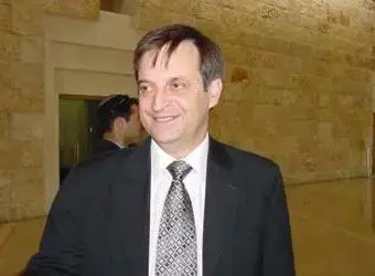 "לתוקפים את בית המשפט מניע פסול"