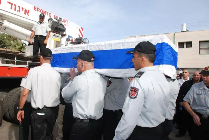 "הכרה בכבאים כחללים תפגע במשפחות השכולות"