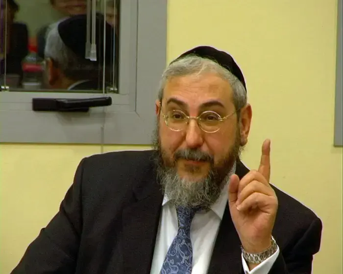 אמסלם: "הרב עובדיה יוסף כלי שרת בידי משפחתו"