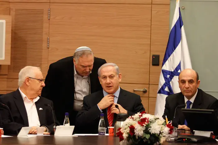 בתמיכת נתניהו: תוספת עובדים פלסטינים לבניין