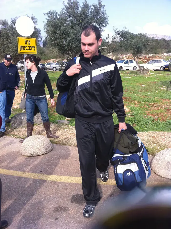 עונשו של פעיל השמאל יונתן פולק קוצר בשליש