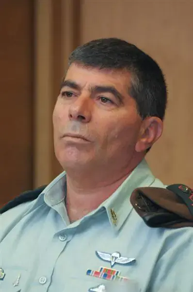  אשכנזי: חיזבאללה לא רוצה בעימות פנימי בלבנון