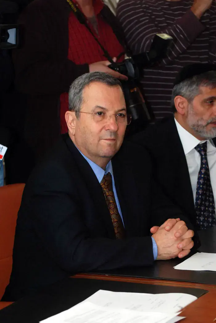 ברק: "לא ננהל מו"מ עם ממשלה שתכלול את חמאס"