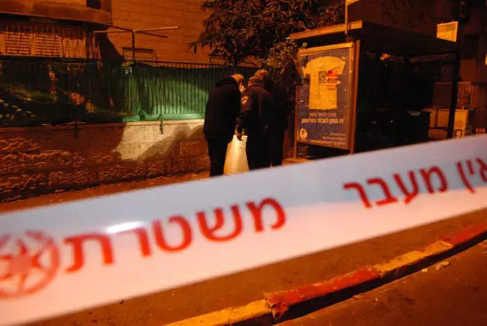 דקר למוות אדם בגן ציבורי - וטען להגנה עצמית