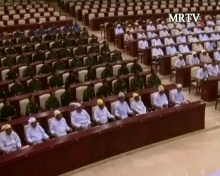 הכוכבים קבעו העיתוי - והפרלמנט במיאנמר כונס