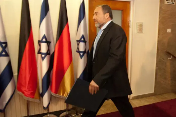 אביגדור ליברמן: "העולם הערבי הולך ונחלש"