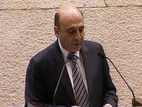 ח"כ מופז לרה"מ : "פגעת בצבא, נטשת את גלנט"