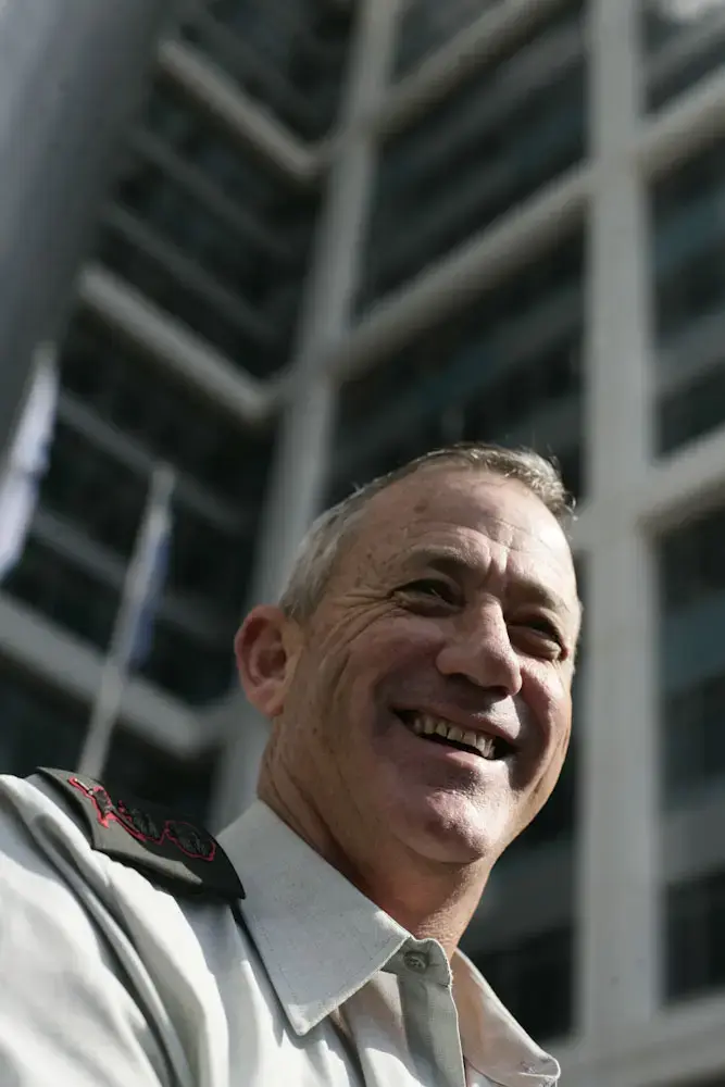 בני גנץ מחפש פה חדש לצה"ל