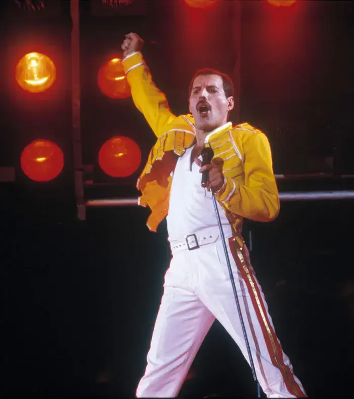 גס מדי? השיר "Fat Bottomed Girls" הוסר מאלבום הלהיטים של קווין