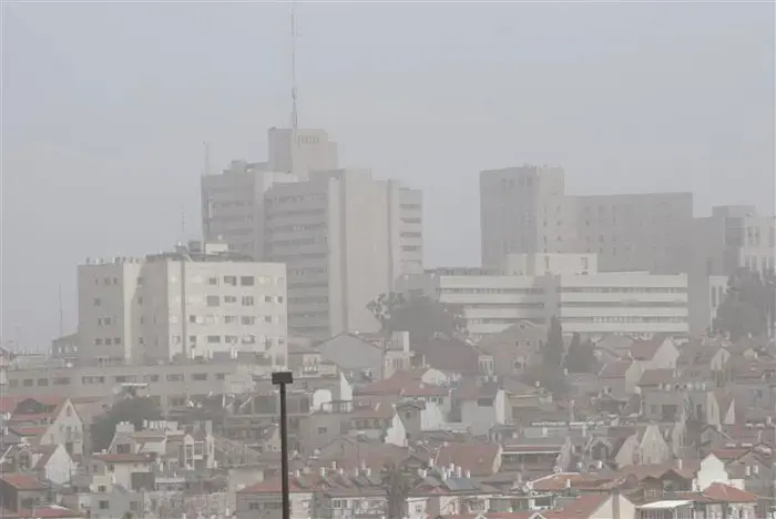 מבעד למסך האובך: כך נראית מדינה מאובקת