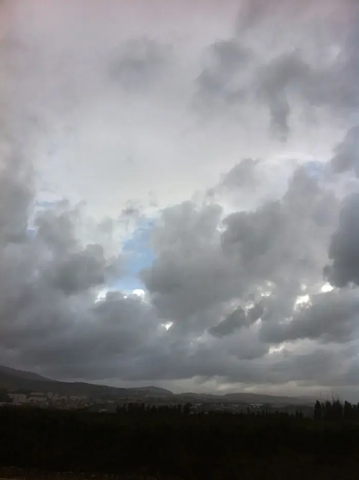 התחזית: מעונן חלקית ברוב חלקי הארץ, גשם בצפון