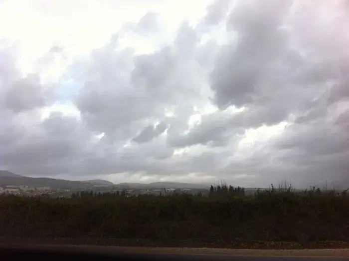 התחזית: מעונן חלקית וגשם מקומי קל בעיקר בצפון