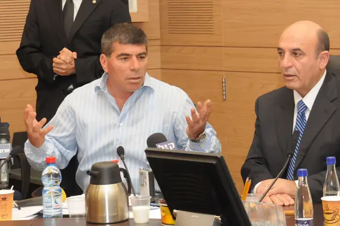 אשכנזי בכנסת: להוציא עוד שכנים ממעגל הסכסוך
