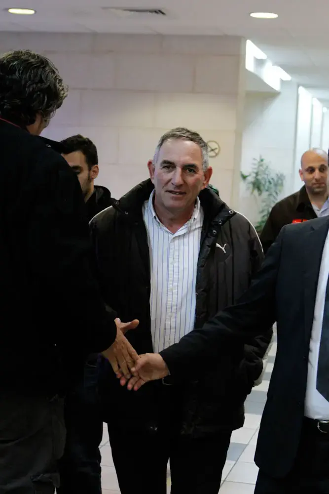 מנכ"ל קדימה שנחשד בשוחד שב לתפקידו