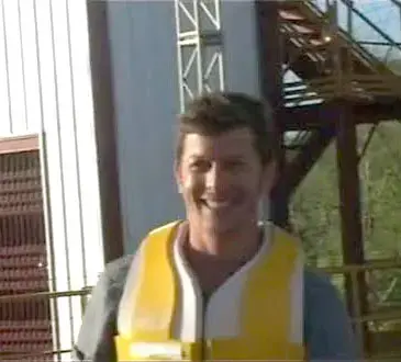 הצצה ראשונה: עפר שכטר ב"101 דרכים לעוף"
