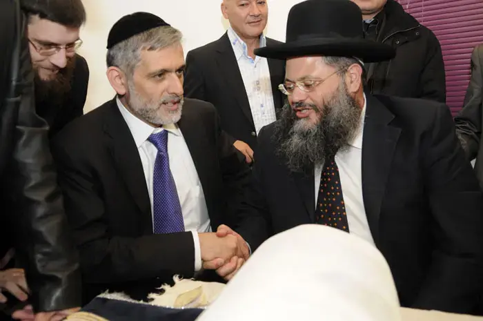 השר אלי ישי: "להקפיא המע"מ על הדלק לשנה"