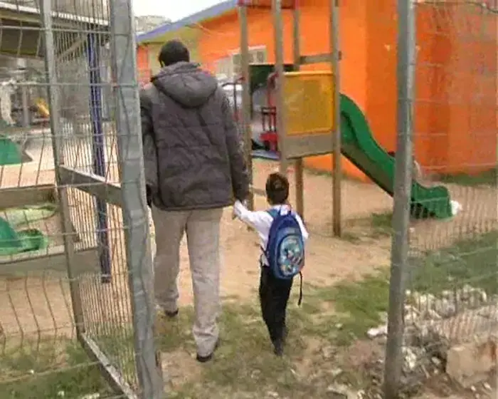 הורים מחו על 'גדר ההפרדה' בגנים: "כמו גטו"
