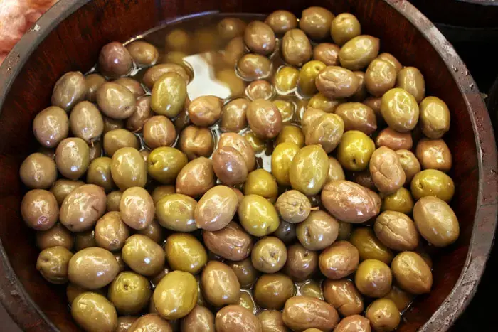 5 מאכלים בריאים שמכילים יותר שומן מסופגניה