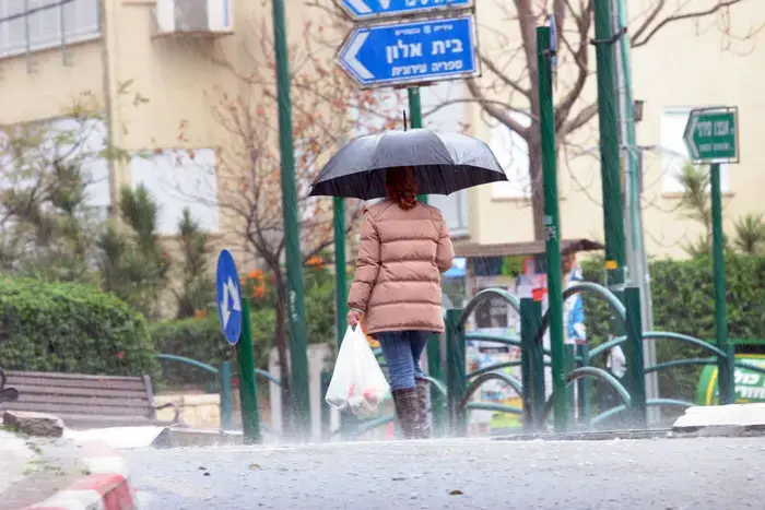 גשם בוא: סוף שבוע גשום וקריר, התחממות בראשון
