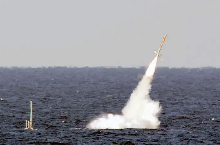 רמטכ"ל בריטניה ביקר בארץ; "לונדון נערכת לתקיפה באירן"