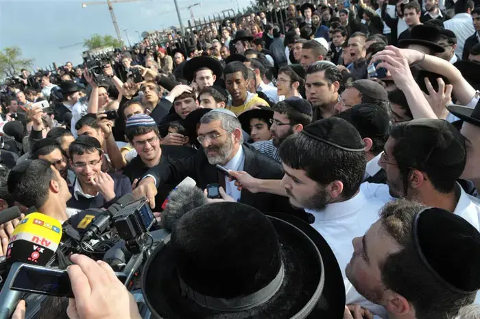 פעילי ימין בקלנדיה, המטרה: עדר כבשים גנוב